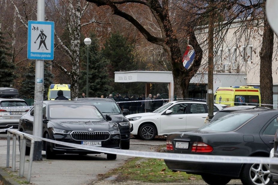 Hrvatska: Povrijeđeni đaci stabilno, učiteljica na respiratoru